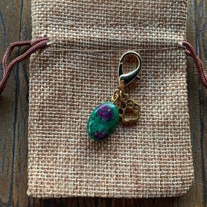2/20$ Ruby Zoisite Pet Charm Crystal Pet Collar Dog Crystal Collar Charm